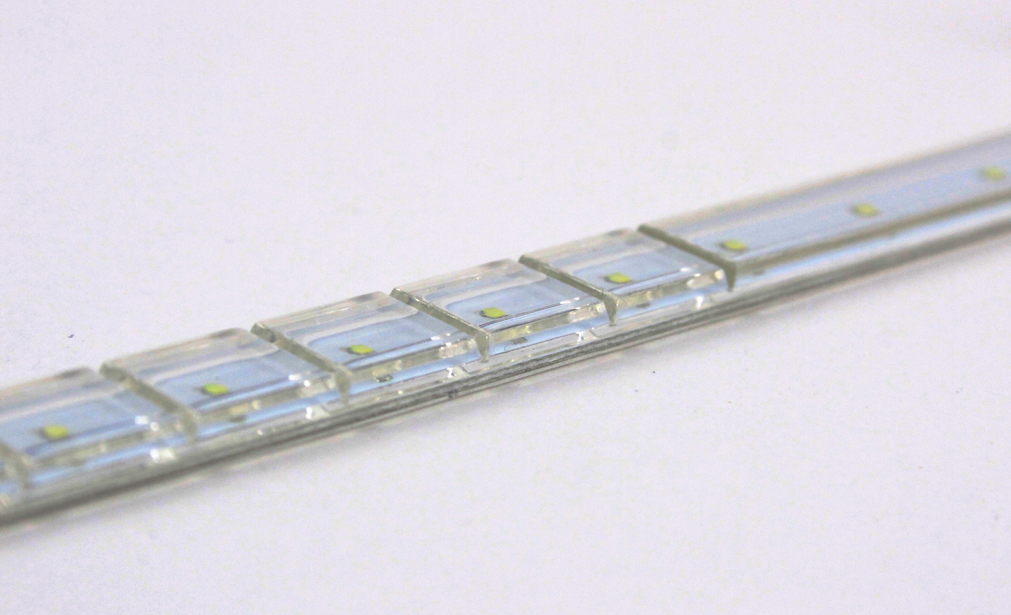 TORM. TL-N002 LED室内灯幅狭タイプ・白色10本鉄道模型| TamTam Online Shop