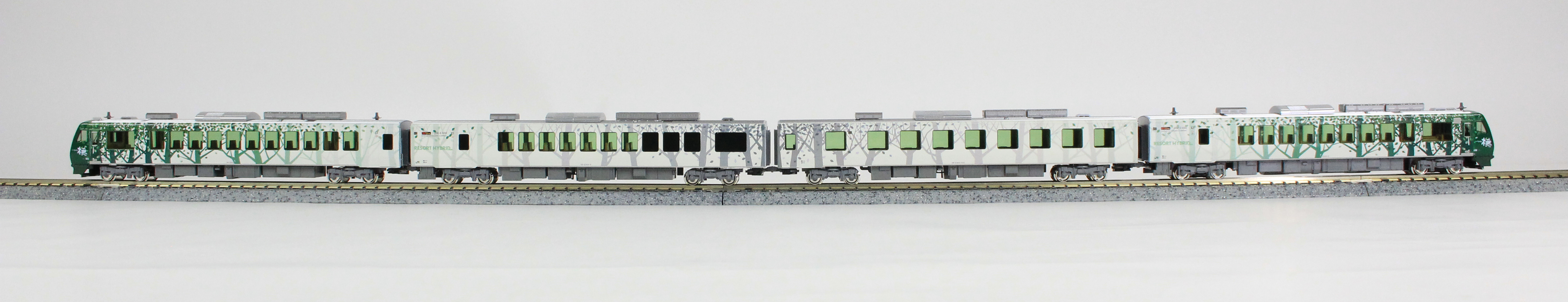 KATO` - KATO 10-1463他 HB-E300 セット HB-E300系「リゾートしらかみ」橅編成(ブナ)の入線です！ KATO